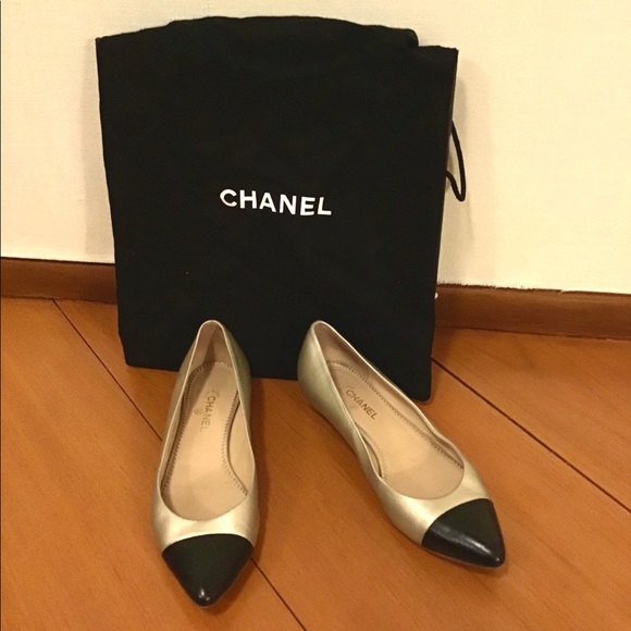 Chanel gold and black flats - Picture 6 of 8
